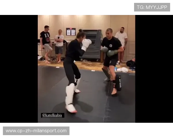 UFC女王一拳定江山，冠军之位无可撼动